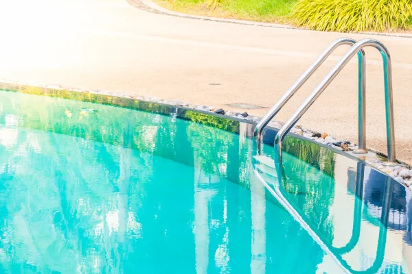 outdoor-swimming-pool
